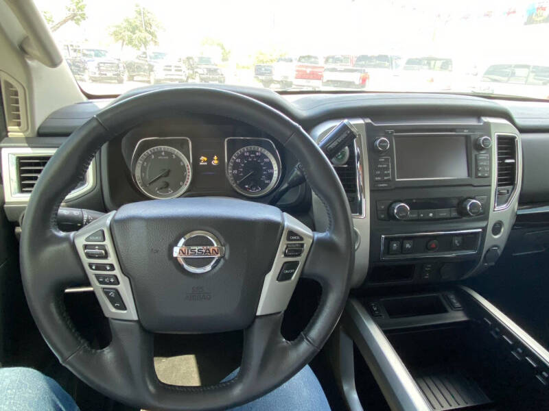 2018 Nissan Titan SV