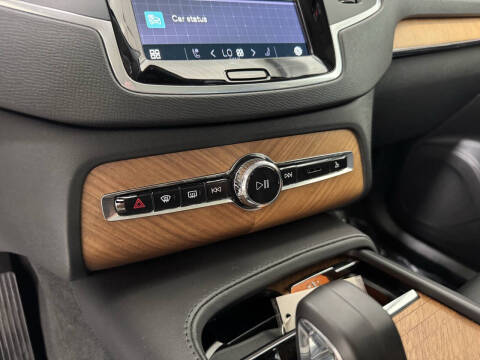 2024 Volvo XC90 B6 Core Bright Theme