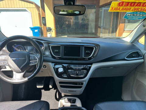 2020 Chrysler Pacifica Touring L