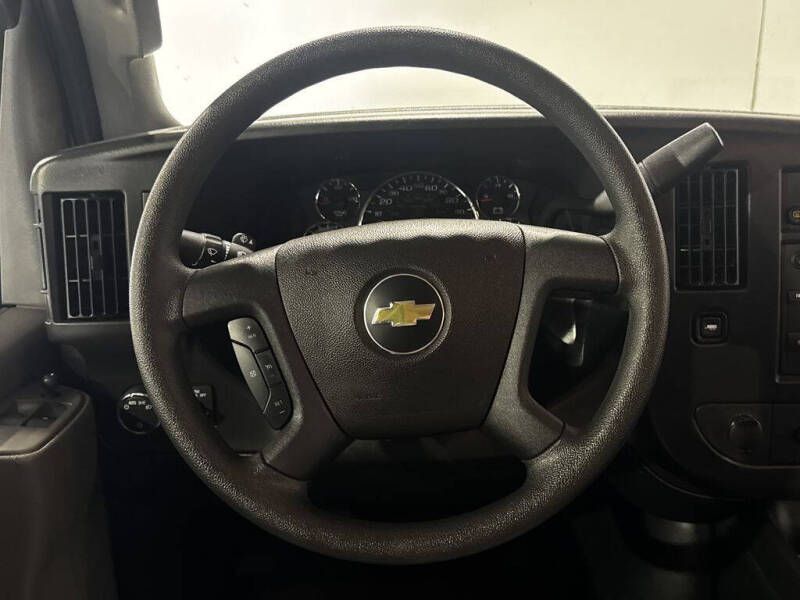 2025 Chevrolet Express LT 3500