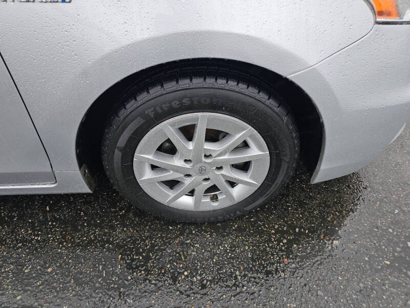 2012 Toyota Prius v Two