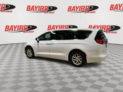 2024 Chrysler Voyager LX