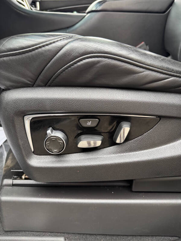 2017 Cadillac Escalade Platinum