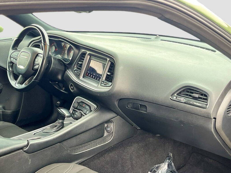 2022 Dodge Challenger SXT