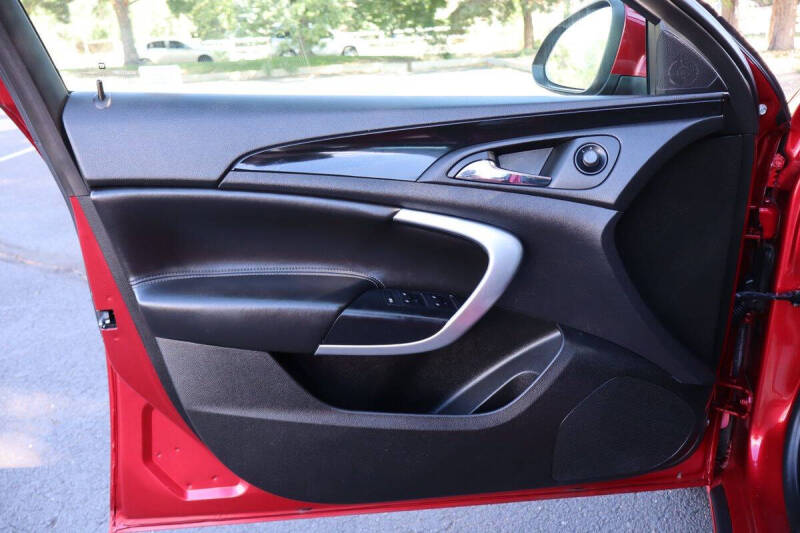 2012 Buick Regal Premium 1