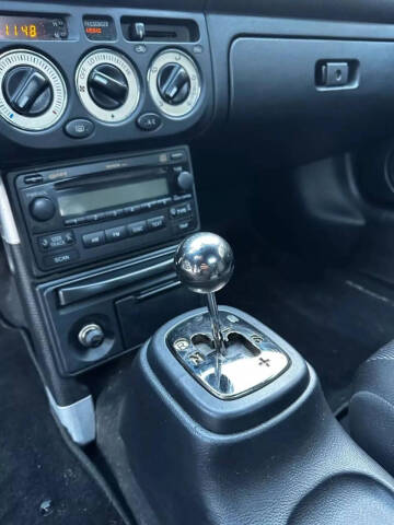 2005 Toyota MR2 Spyder