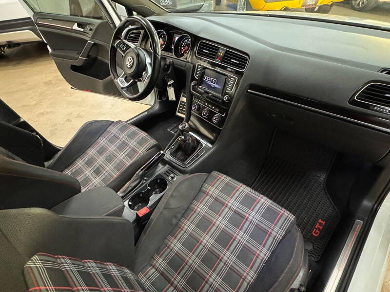 2015 Volkswagen Golf GTI S