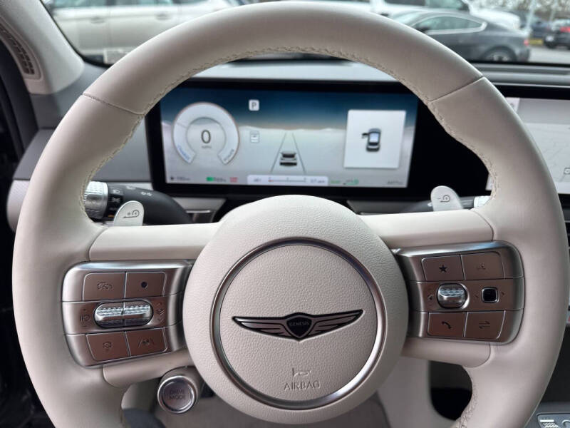 2024 Genesis GV60 Standard