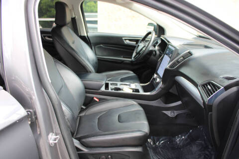 2021 Ford Edge Titanium