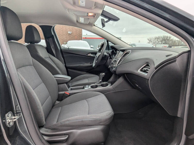 2017 Chevrolet Cruze LT Auto