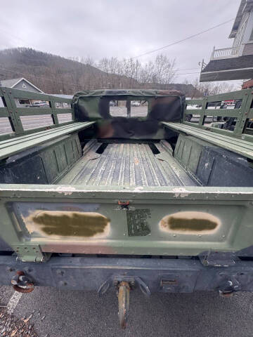 2004 AM General HMMWV