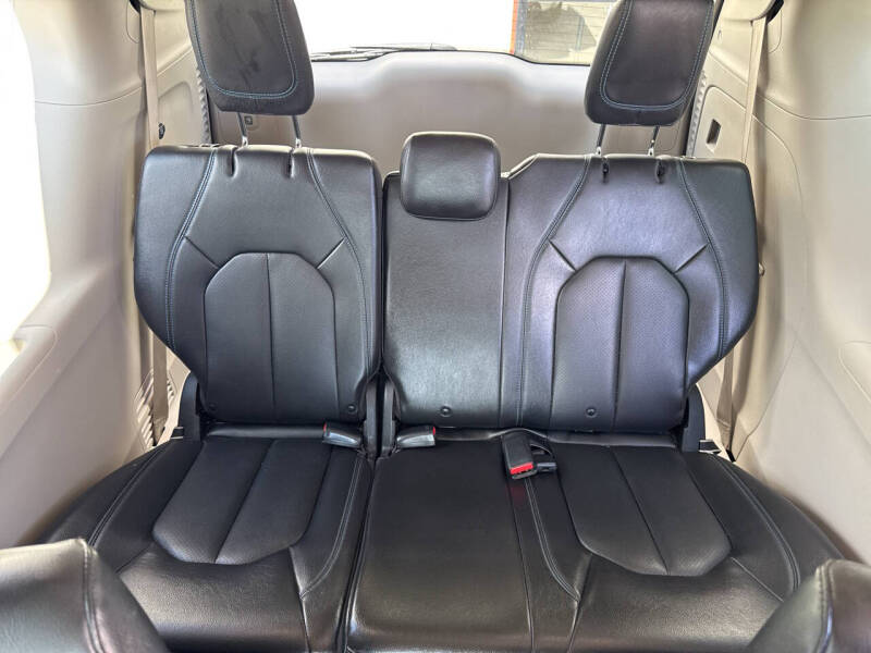 2021 Chrysler Pacifica Touring L