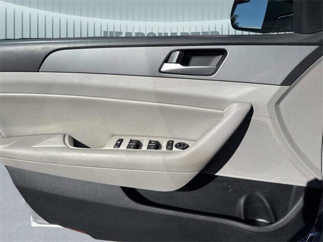 2016 Hyundai Sonata Hybrid SE