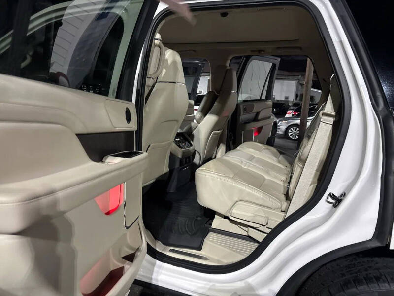 2019 Lincoln Navigator Select