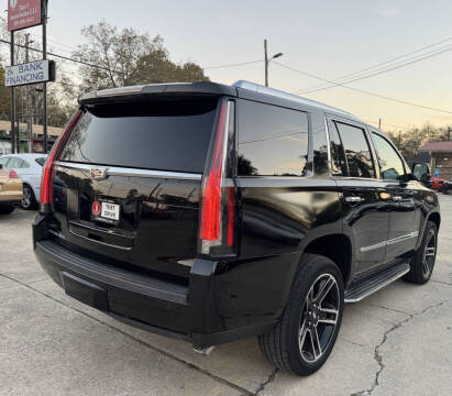2017 Cadillac Escalade Luxury