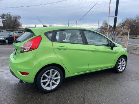 2015 Ford Fiesta SE