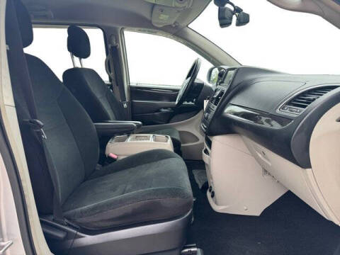 2012 Chrysler Town and Country Touring