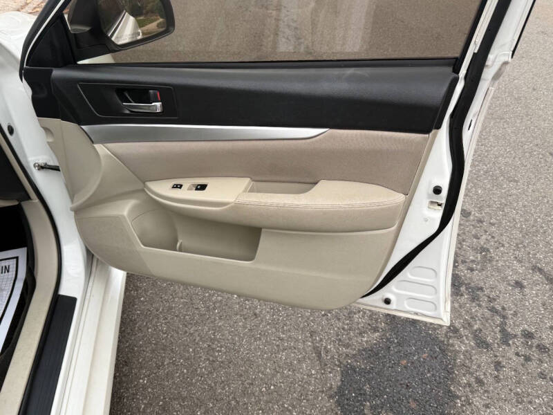 2014 Subaru Legacy 2.5i