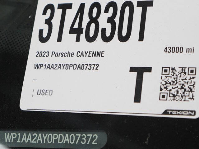 2023 Porsche Cayenne Platinum Edition