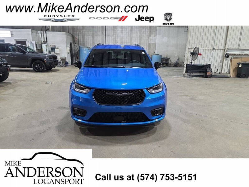 2026 Chrysler Pacifica Select
