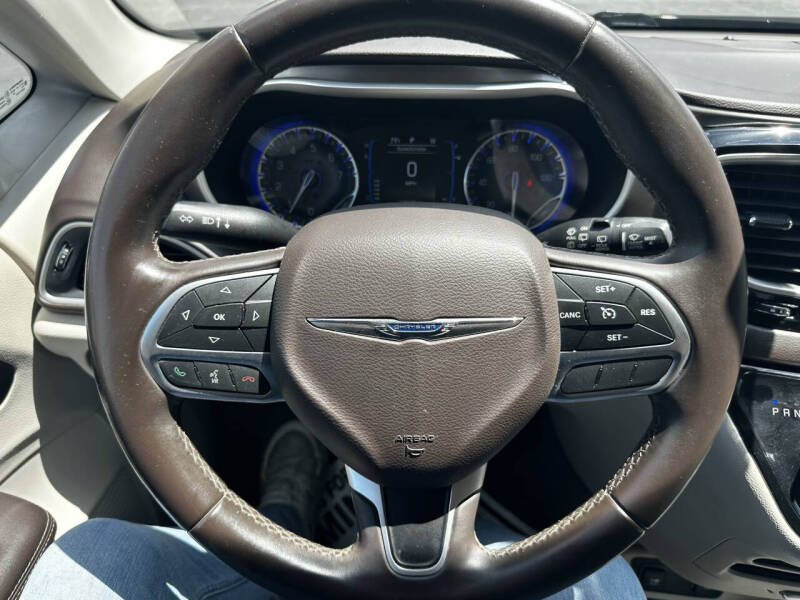 2017 Chrysler Pacifica Touring-L