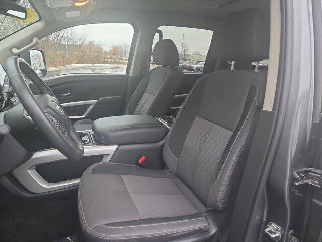 2024 Nissan Titan XD SV