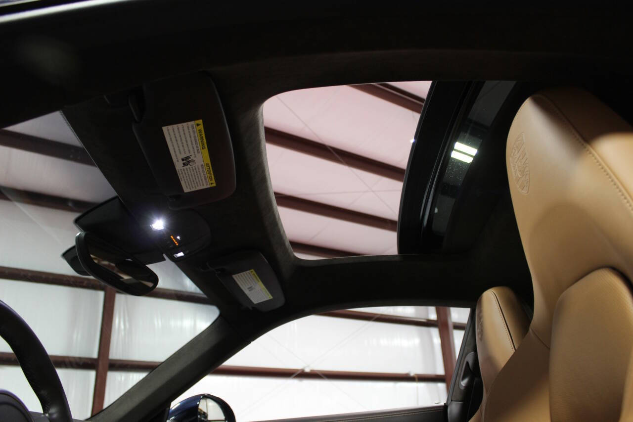 2015 Porsche 911 24