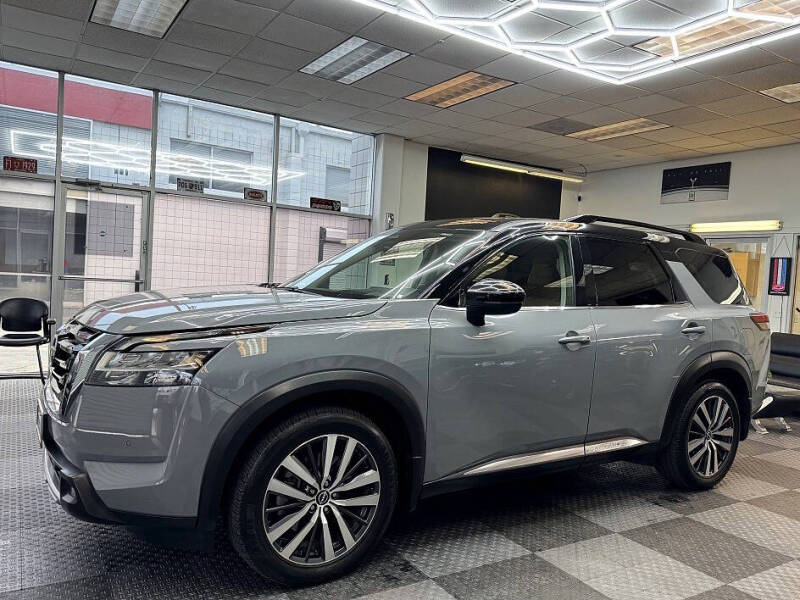 2022 Nissan Pathfinder Platinum