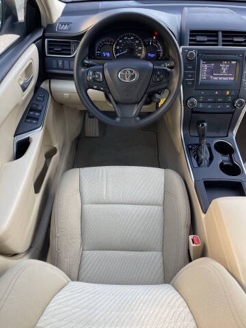 2015 Toyota Camry LE