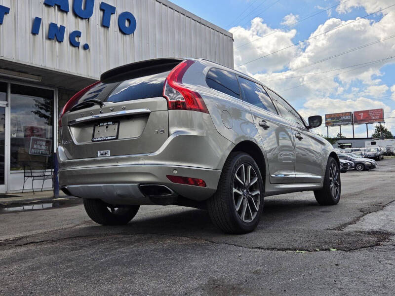 2016 Volvo XC60 T5 Drive-E Platinum
