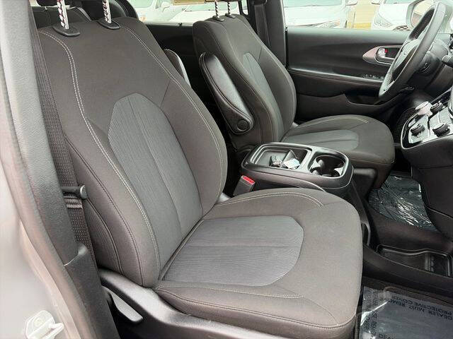 2022 Chrysler Pacifica Touring