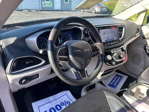 2023 Chrysler Pacifica Touring L