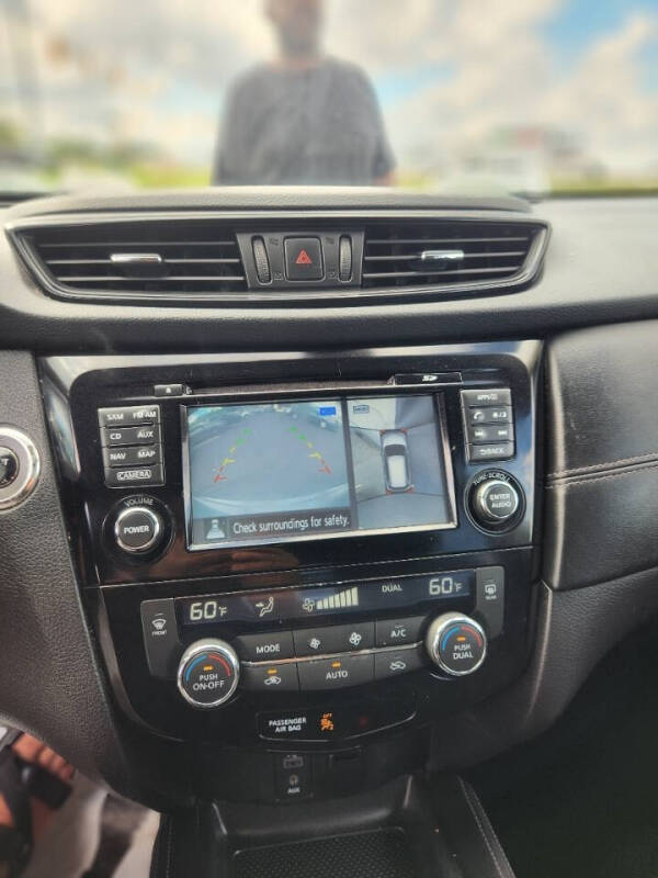 2017 Nissan Rogue SL