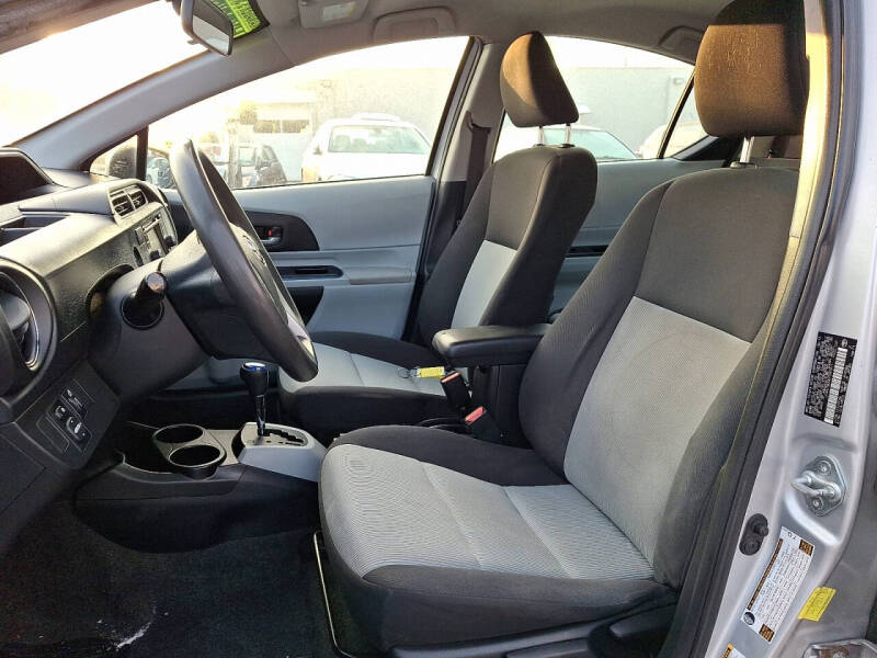 2013 Toyota Prius c Three