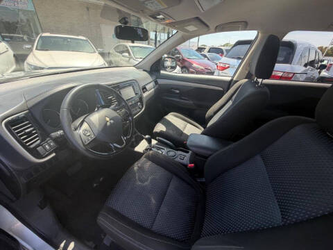 2016 Mitsubishi Outlander SE