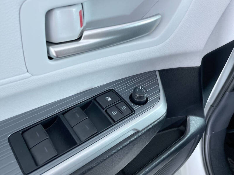 2025 Toyota Sienna XLE 7-Passenger