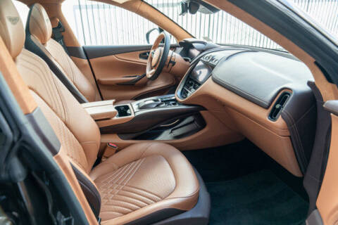 2021 Aston Martin DBX