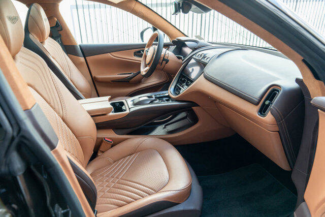 2021 Aston Martin DBX