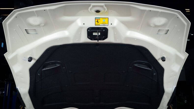 2022 Ferrari 812 Competizione