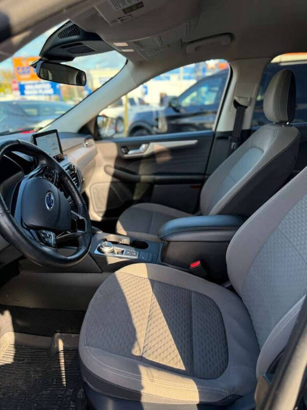 2021 Ford Escape Hybrid SE