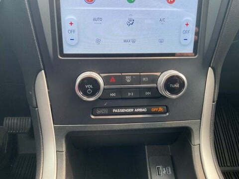 2022 Ford Edge SE