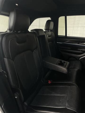 2023 Jeep Grand Cherokee Overland