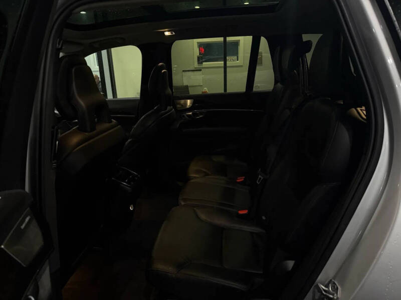 2018 Volvo XC90 T6 Momentum