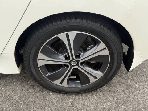 2022 Nissan LEAF SL PLUS