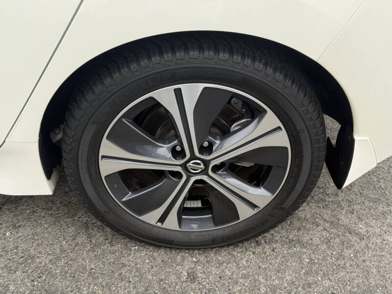 2022 Nissan LEAF SL PLUS