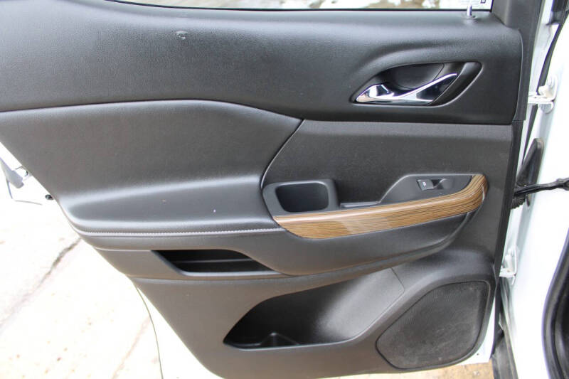 2017 GMC Acadia SLE-2