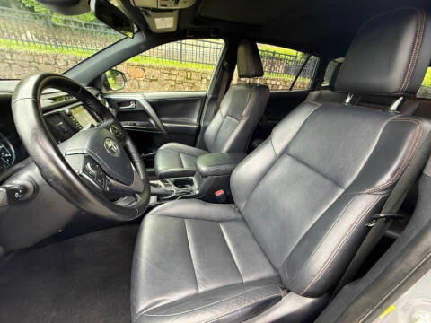 2017 Toyota RAV4 Hybrid SE