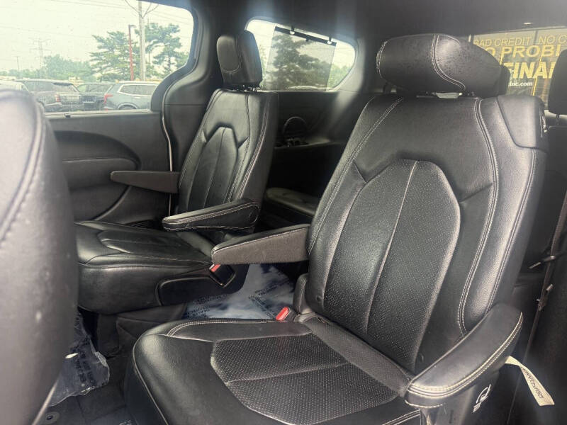 2020 Chrysler Pacifica Touring L