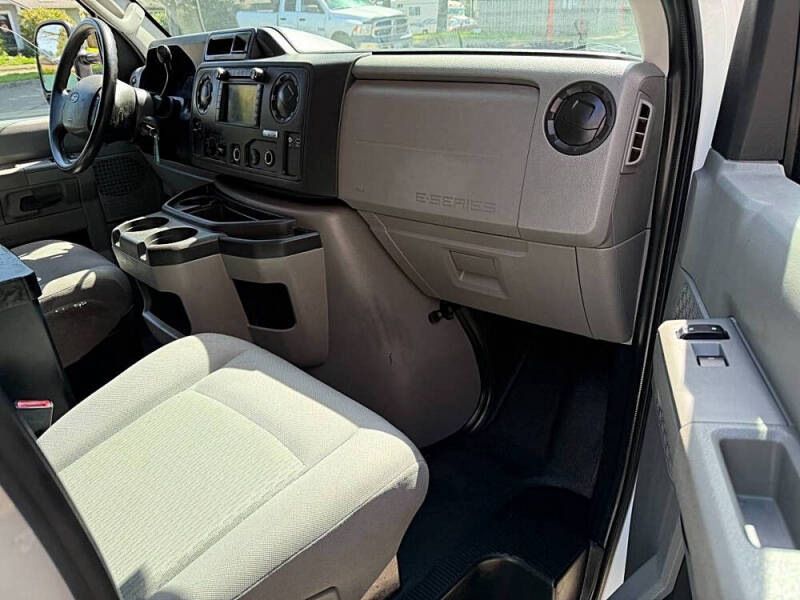 2013 Ford E-Series E-250