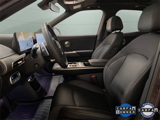 2024 Genesis GV60 Standard